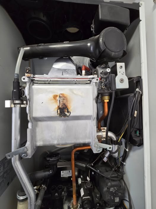 Service-revizie Centrala Ariston